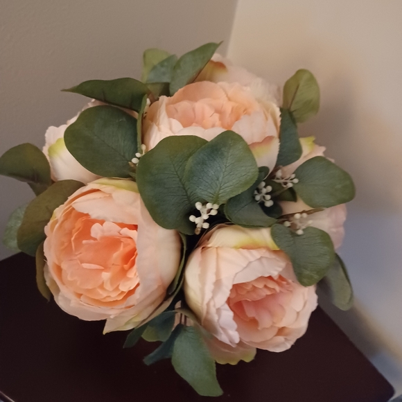 Peach Pink Green artificial floral arrangement handmade by me 6 flower head gree - Picture 3 of 7